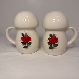 2 VINTAGE 1970s Roses Mushroom Handles Salt‎ Pepper Shakers Cottage Granny Retro